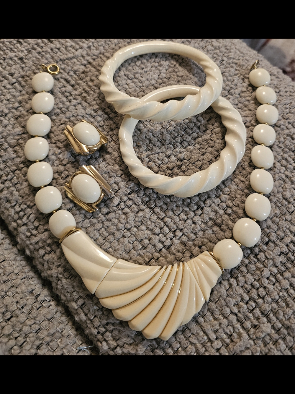 Cream Retro Statement Necklace Set with Matching Bracelet and Clip Earrings
